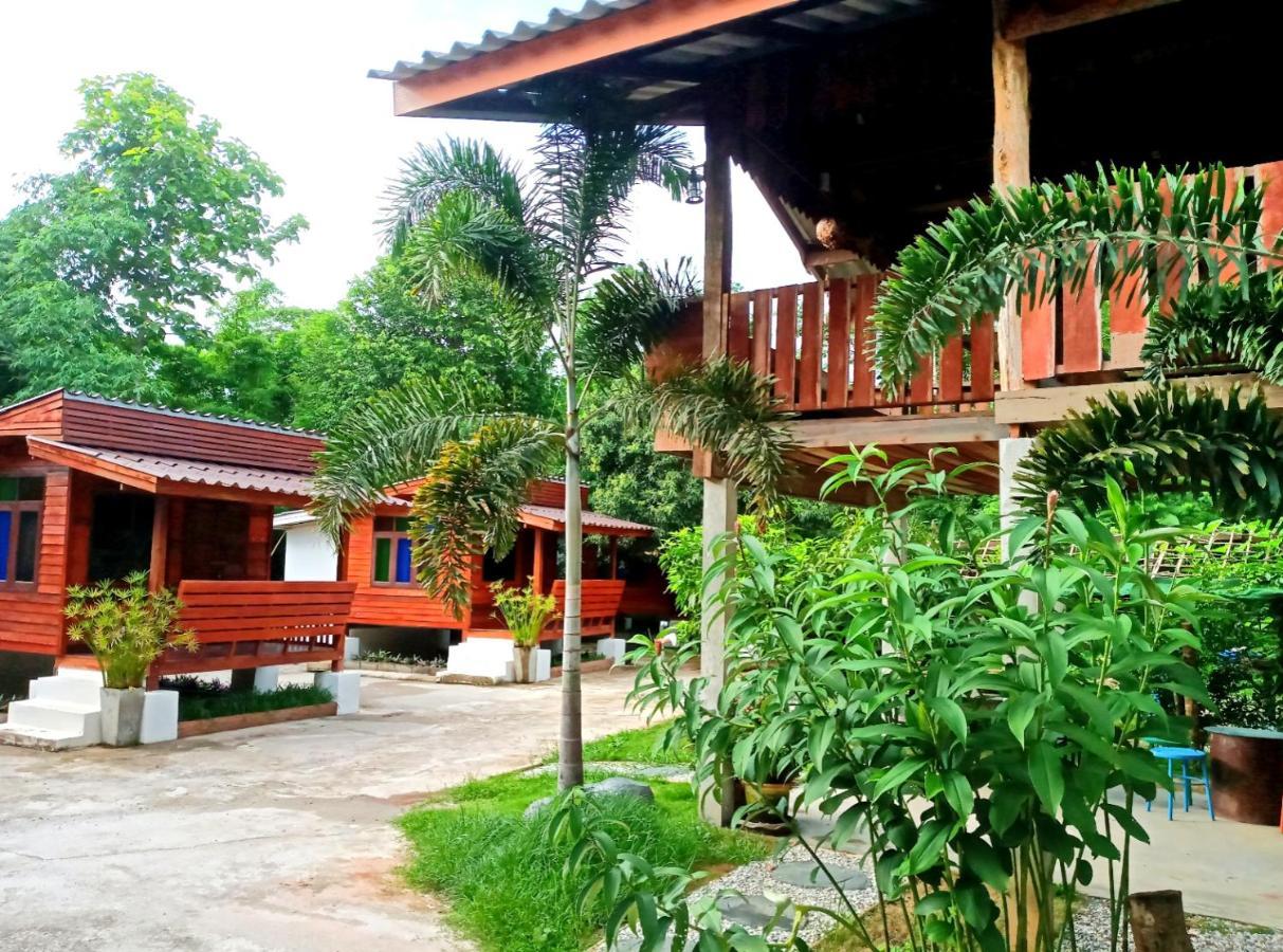 Gumpor Art Homestay *